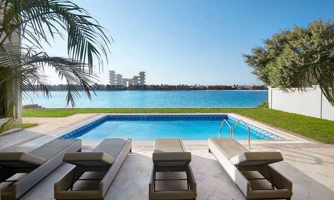 Palm Jumeirah Villa | Palm Signature High Number Sunset views near the Tip