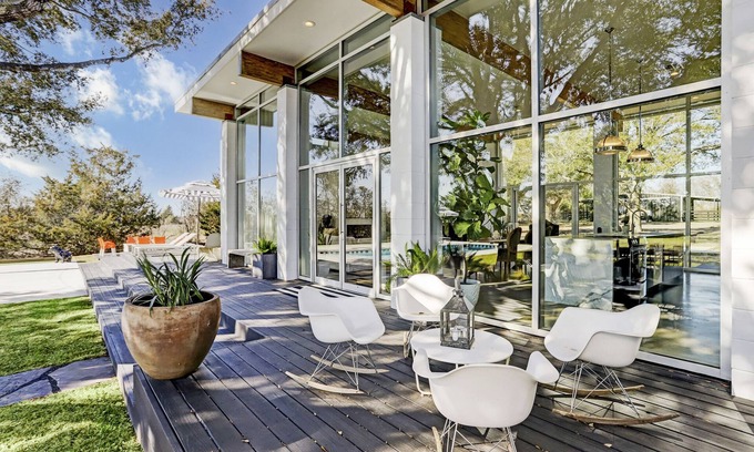 Bellville Maison | Palm Springs, TX ~ MODERN TEXAS ESCAPE