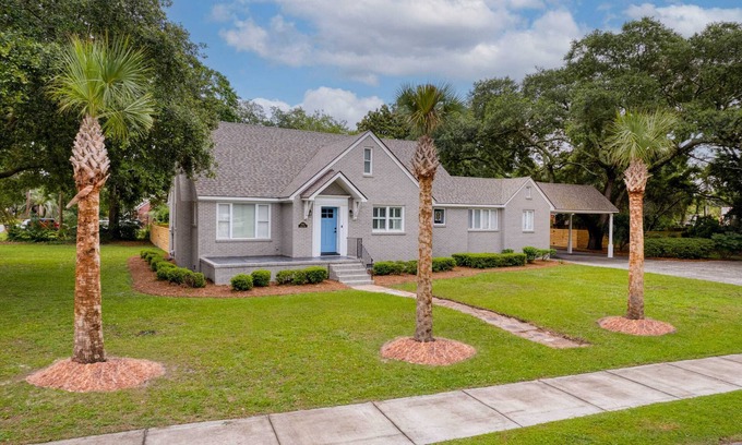 Mount Pleasant Maison | Palmetto Grove / Walk to Shem Creek / Mins to Dwtn