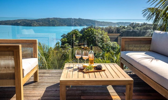 Surfdale Maison | Palms on Kennedy Point - Stay Waiheke