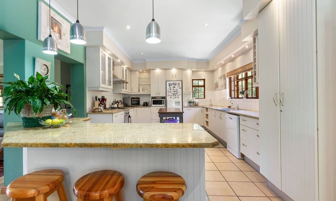 Kleinmond Maison | Panaderos - Five Bedroom House, Sleeps 10