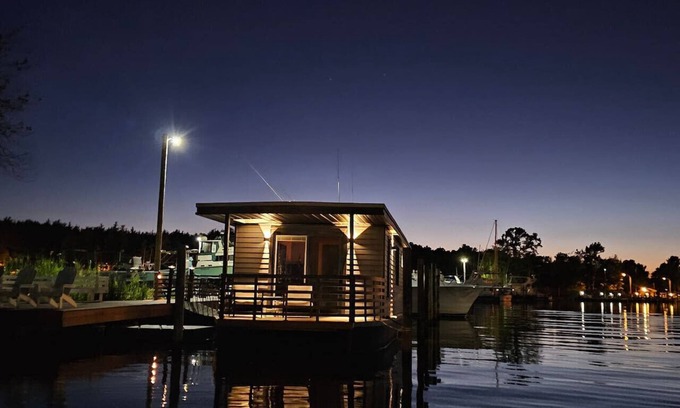 Forked River Location De Bateaux | Panama Float Home Riverfront Fire Pit Kayaks