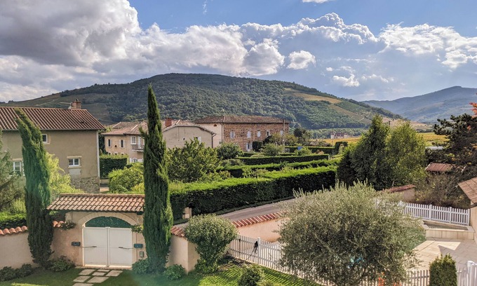 Quincie-en-Beaujolais Maison | Panda Home - Gîte dans les monts du Beaujolais, Gîte à Quincié en Beaujolais