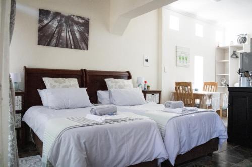 Kaapsehoop Maison | Panda's Guest Cottages