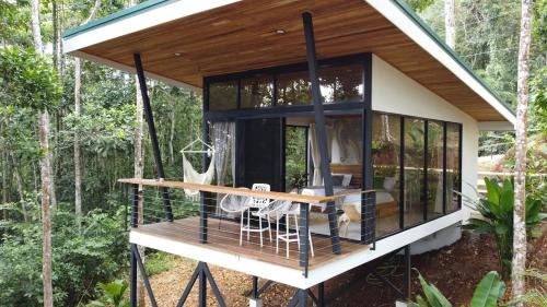 Quesada Chalet De Ski | Pandanus Lodge & Retreats Bungalow Gingiber