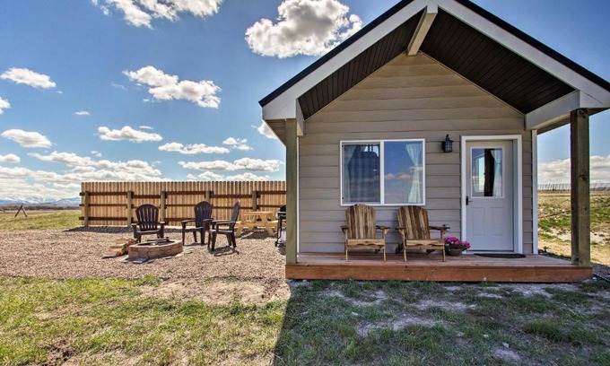 Augusta Maison | Pano Views! Custom Cabin on Rocky Mountain Front