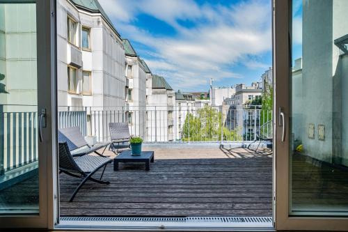 Schottenfeld Appartement | Panorama Rooftop Terrace I 3 min to Mariahilferstraße