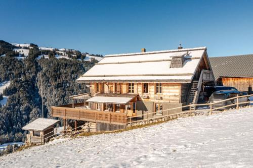 Chateau-d'Oex Appartement | Panoramic 5 Bedroom Luxury Chalet with Butler