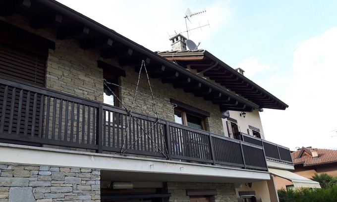 Montan-Angelin-Arensod Appartement | appartement panoramique dans un chalet avec espace vert