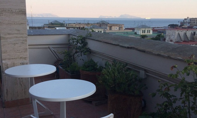 Chiaia Lit Et Petit-Déjeuner | B&B panoramique "Casa Miranapoli" avec vue sur le golfe de Naples