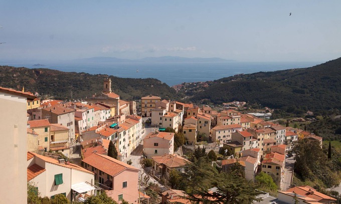 Rio nell'Elba Appartement | Panoramic house on the town of Rio Elba
