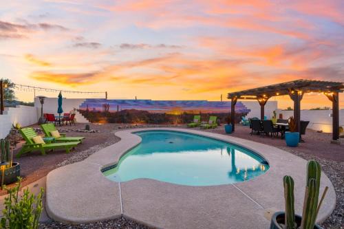 Tucson Maison | Panoramic Mountain Views, Heated Pool, 2 Kitchens