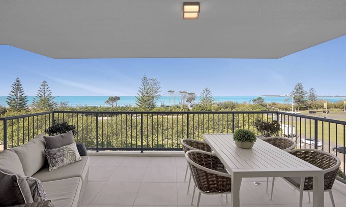 Alexandra Headland Appartement | Panoramic Ocean View 2 bed 2 bath