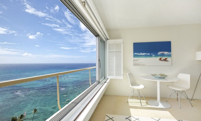 Diamond Head - Kapahulu - St. Louis Copropriété | 20th Floor, Quiet End of Waikiki, Beachfront with Diamond Head View!