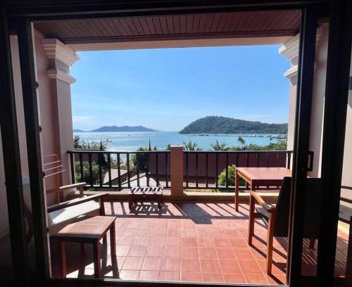 Bang Bao Bay Appartement | Panoramic sea view, 1 bed flat