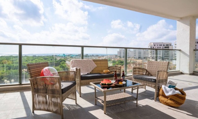 Nahariya Appartement | Terrific 4-bedroom Apartment Next to Achziv Beach