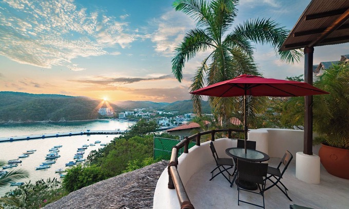 Santa Maria Huatulco Villa | Breathtaking Ocean Views