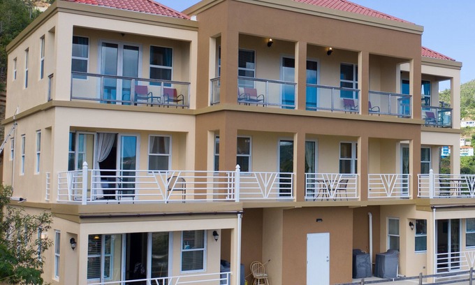 Horsepath Villa | Panoramic View-City View Luxury Villa 2
