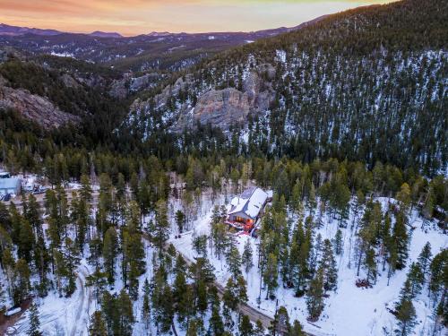 Black Hawk Maison | Panoramic View Home with Hot Tub & Game Room