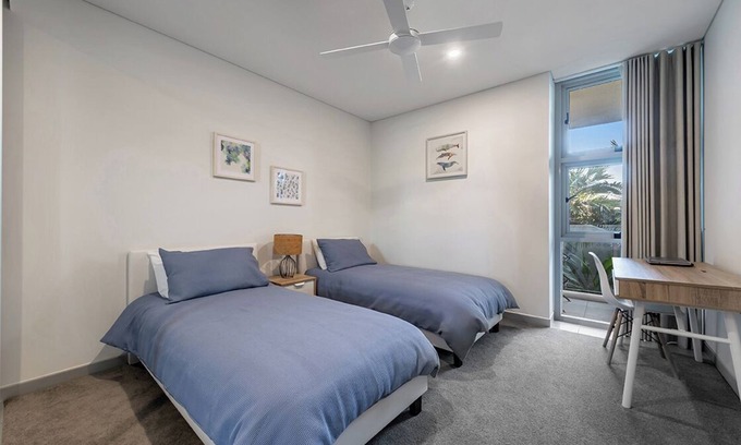 Scarborough Appartement | "Panoramic View Scarborough Beach"
