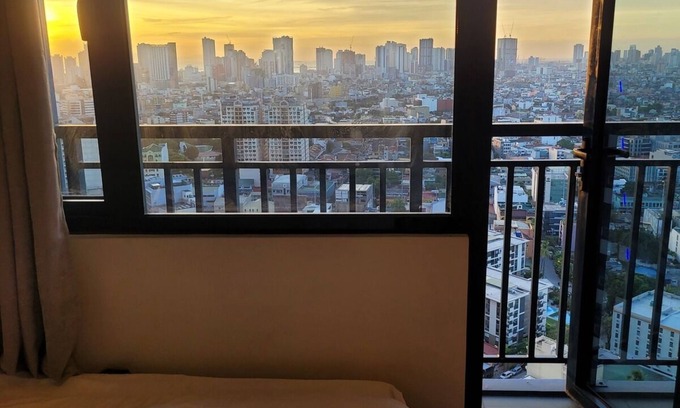Salcedo Village Copropriété | Panoramic View w/ Balcony Near Airport & Sky Way - 4