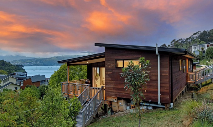Christchurch District Maison | Panoramic Views from Spacious New Beach House in Christchurch's Cass Bay