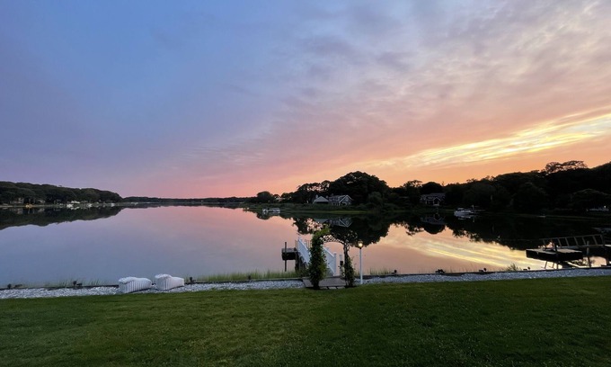 Southold Maison | Panoramic Water Views, plunge pool, hot tub, fire pit & walk to beach