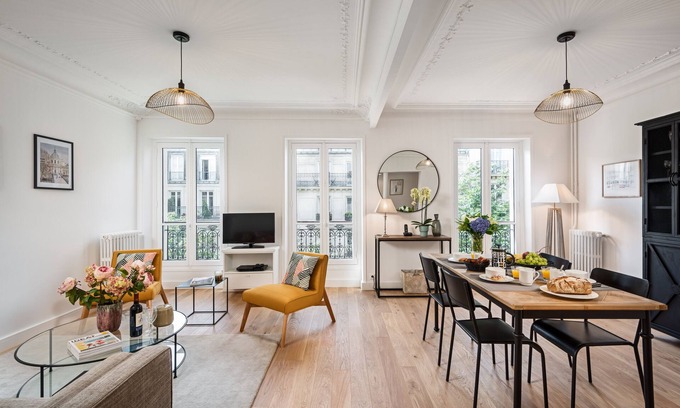 Val-de-Grace Appartement | PANTHÉON / LUXEMBOURG GARDENS CHARMING TWO BEDROOM
