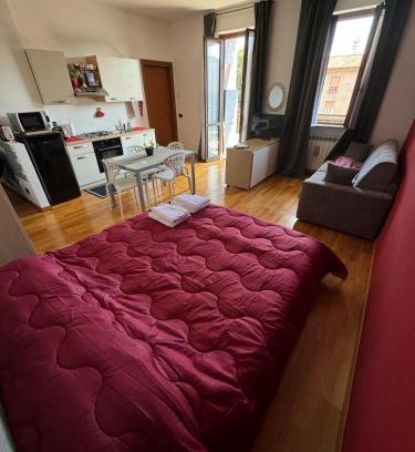 Seregno Appartement | Pantone Cremisi-Seregno Center
