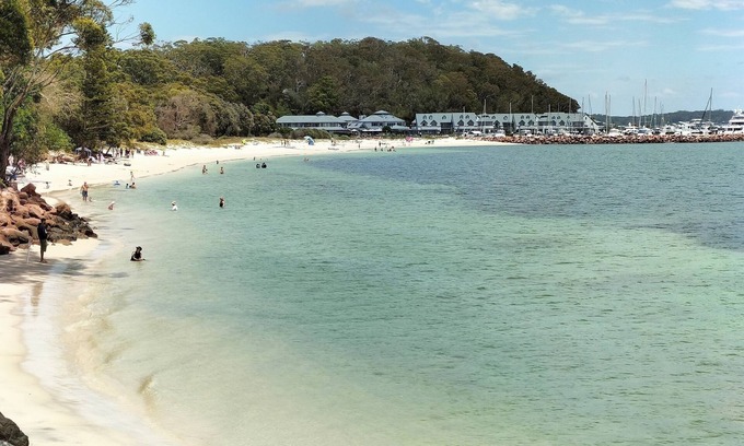 Corlette Maison | Pantowora Beach Gem. Close to the beach and shops.