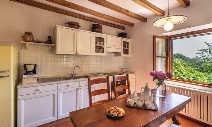 Raggiolo Cottage | Casa Paolina, pierre rustique pour 4 personnes à la campagne