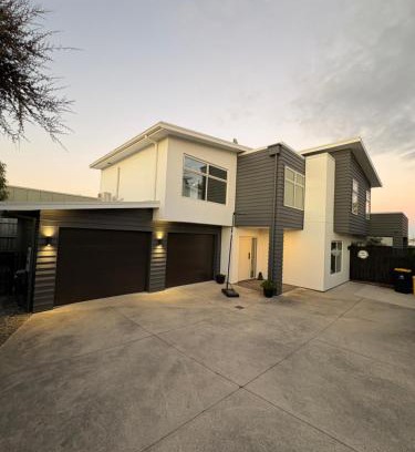 Papamoa Beach Maison | Papamoa Family Beach House