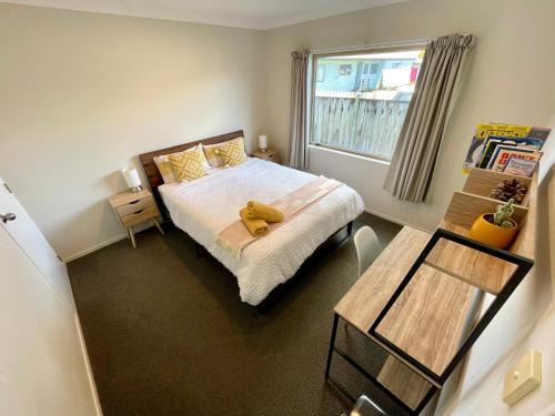 Papamoa Beach Appartement | Papamoa Two Rooms & Kitchenette - Dogs welcome
