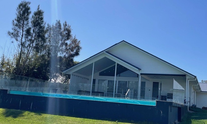 One Mile Maison | Paradise at One Mile! Family friendly acreage close to beach and amenities
