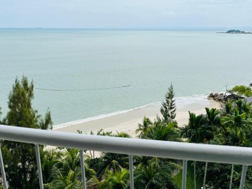 Tanjung Bungah Station Balnéaire | Paradise by the Sea in Penang by Veron at Rainbow Paradise