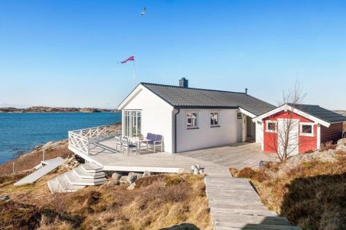 Hitra Maison | Paradise by the Seaside
