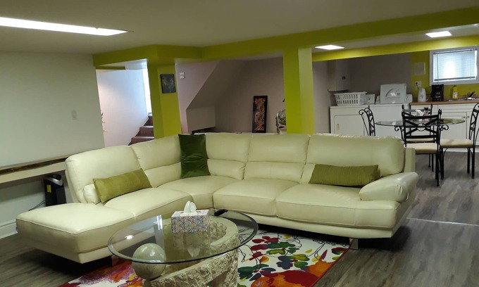 Tecumseh Appartement | Paradise Homes - Beautiful 2-bedroom basement unit
