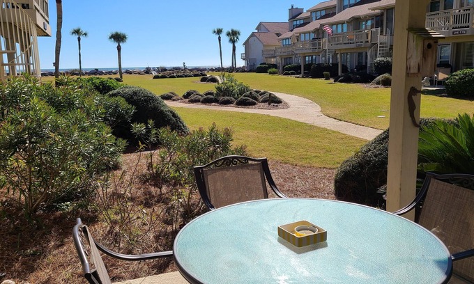 Saint Helena Island Copropriété | Paradise! Oceanview and minutes walk to pools, dining, and more!