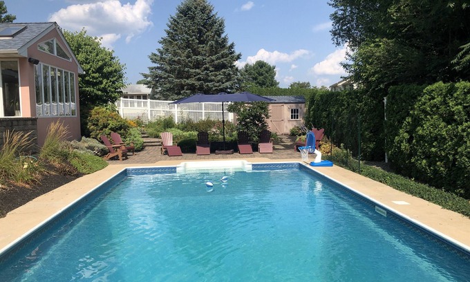 Palmyra Maison | Paradise Outside Chocolatetown with Pool