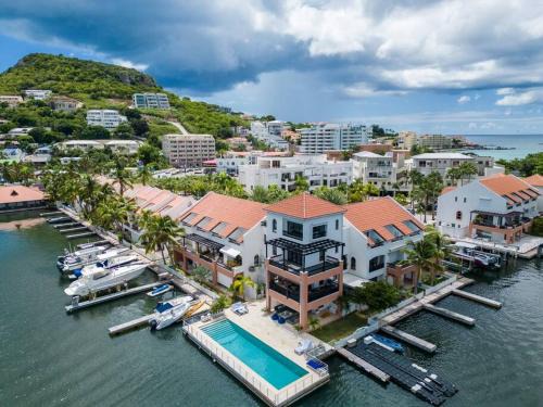 Simpson Bay Appartement | Paraiso in St Maarten- Steps away from Bars & Restaurants and Beach!