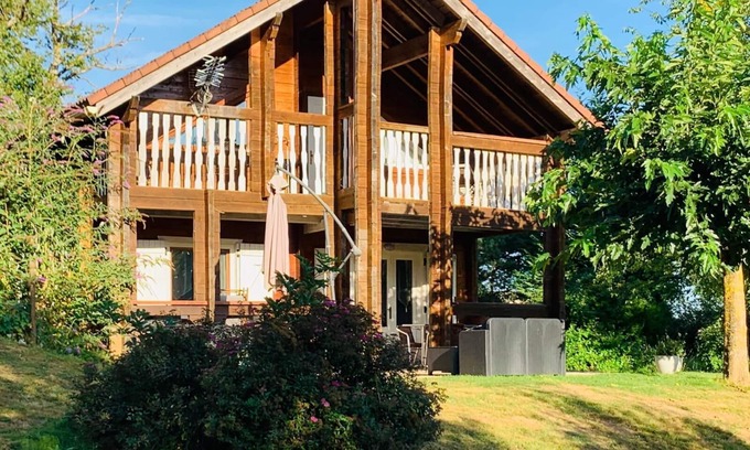 Meilhac Chalet De Ski | Parc Naturel Périgord-Limousin, Les Chalets de Meilhac, Etang,Piscine et spa