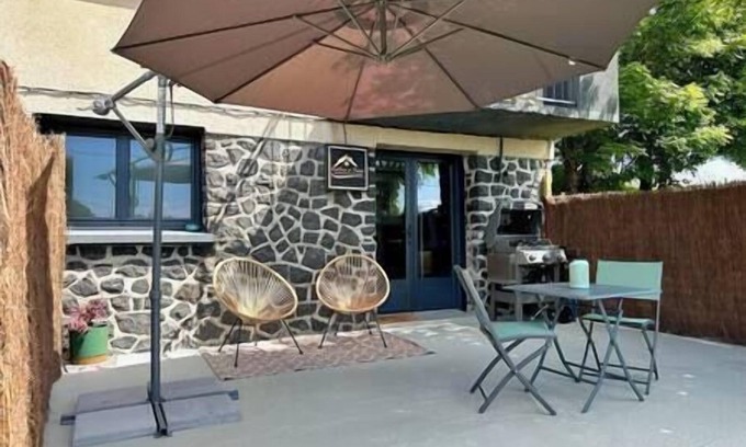 Valuejols Maison | Parenthèse en Planèze spa, sauna, cinéma, jardin