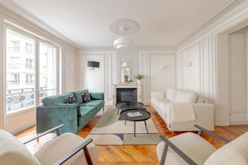 16th Arrondissement Appartement | Parisian Elegance 2 Bedr in the 16th