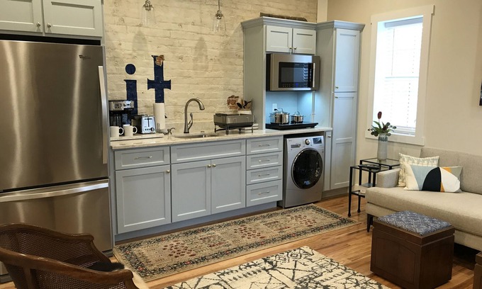 Mount Airy Appartement | PARK and WALK - Mayberry & Main - «The Main Suite» - Nouvelle construction
