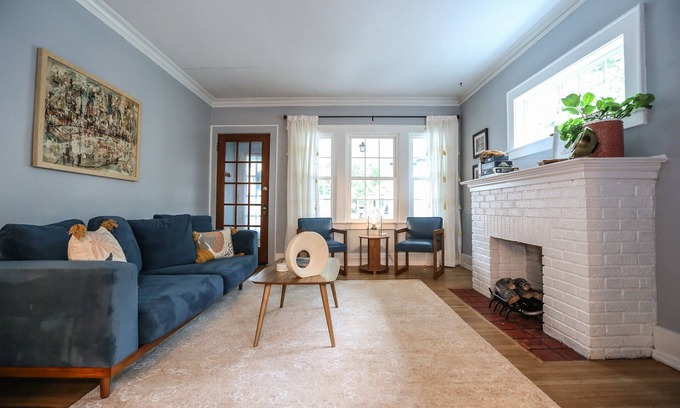 Rochester Appartement | Park Ave mid century modern abode 3bdrm!
