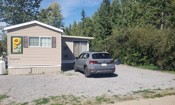 Division No. 8 Maison | Park Model Lake Property for rent