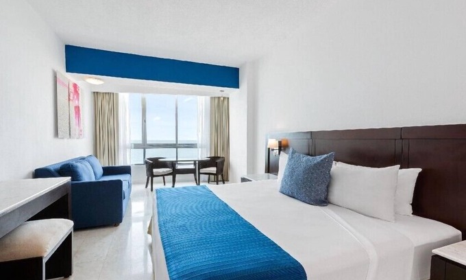 Marina Mazatlan Hôtel | Park Royal Mazatlan Spacious Studio with Pool