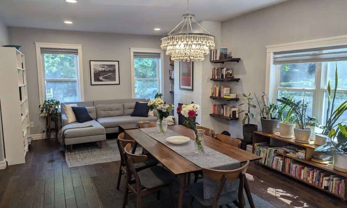 Jamaica Plain Maison | Park-Side Home in Jamaica Plain