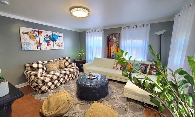 Quincy Appartement | Park view Apt-2 ( Free Parking & private entrance)