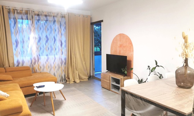 Reze Appartement | Parking Privé-Balcon -Vue Parc